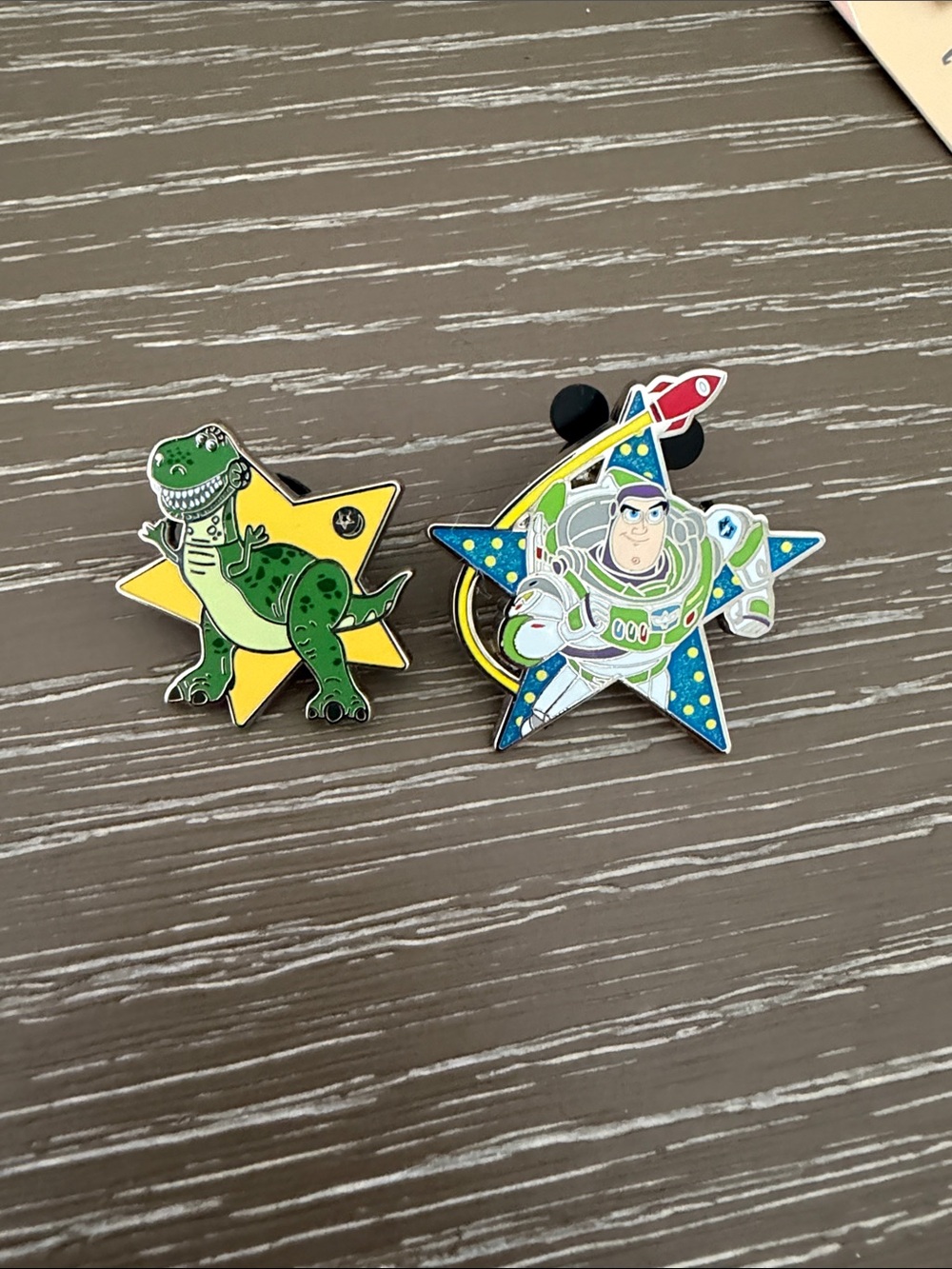 Buzz Lightyear & Rex Star-Shaped Enamel Pins - Green and Yellow